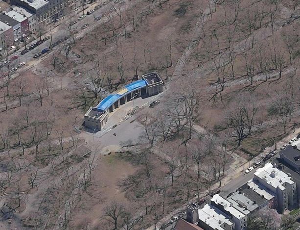 Monsignor McGolrick Park: Monsignor McGolrick Park - nassau av - monitor str 2